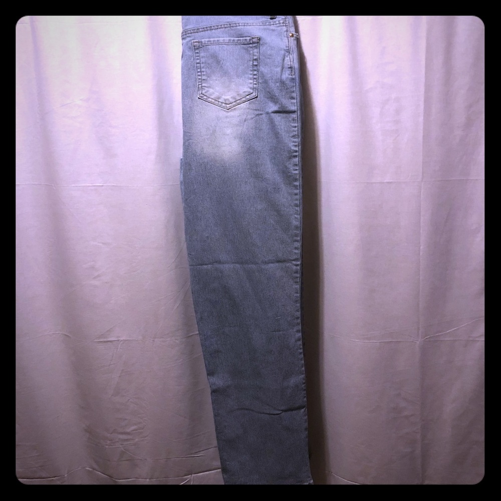 Gloria Vanderbilt jeans